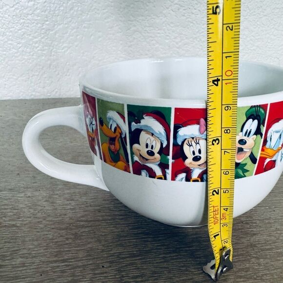 Disney Christmas Holiday Character Mickey Minnie Mouse Duck Portrait Mug - Picture 2 of 4